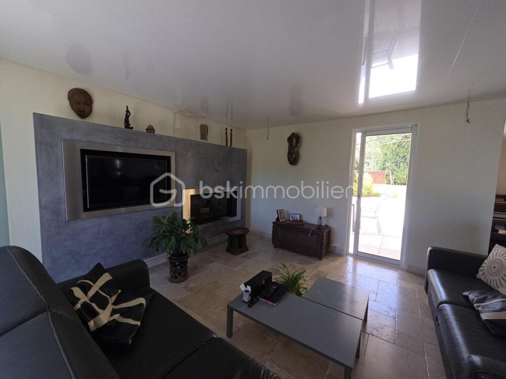 Vente Villa FRONTIGNAN – Élégante villa familiale de 195 m² de type 8 avec piscine, prestations haut de gamme et jardin paysager Frontignan