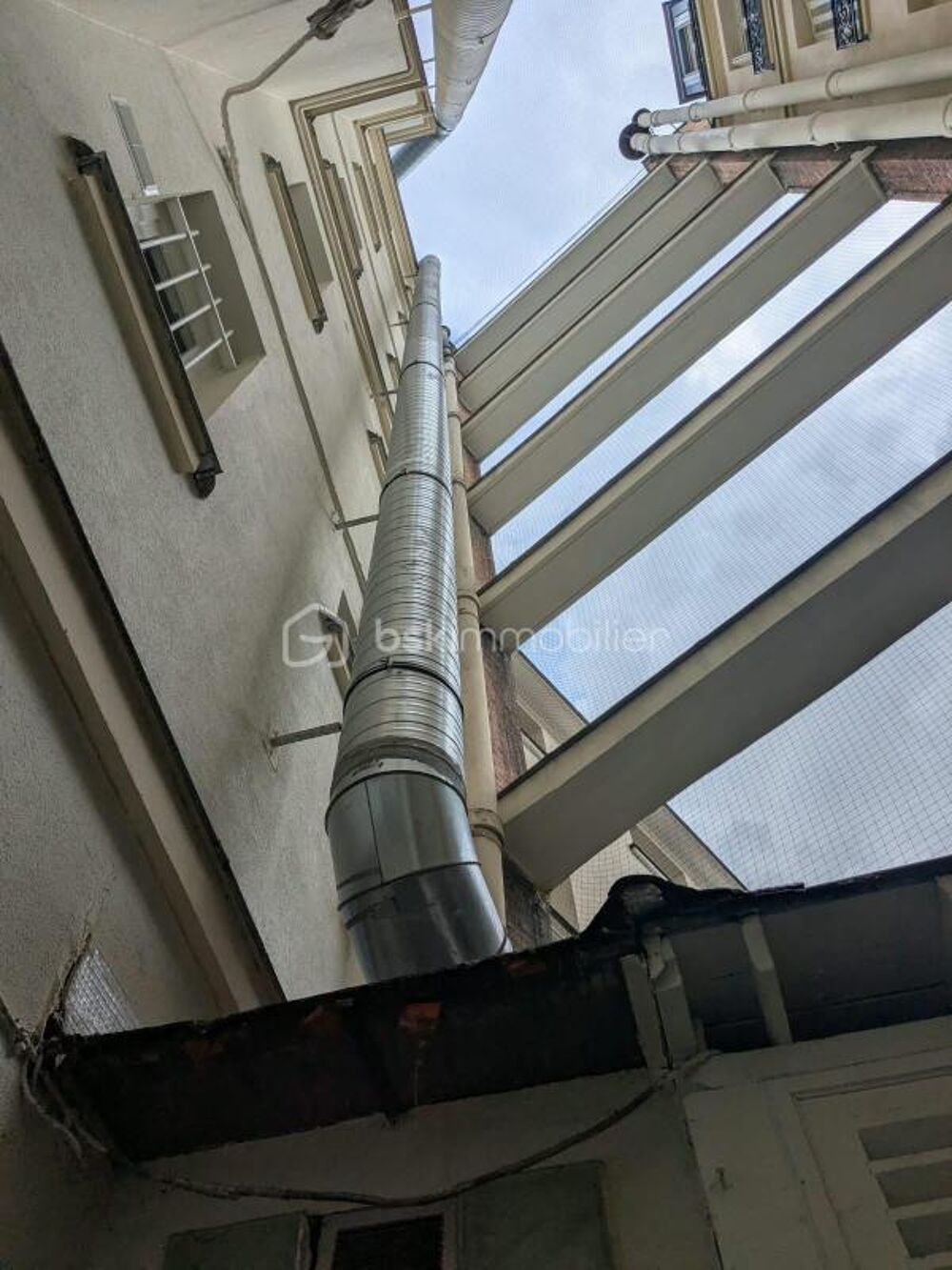   COUP DE CŒUR – FONDS DE COMMERCE – PARIS 18e – BUTTE MONTMARTRE – TERRASSE ESTIVALE 30 PLACES 