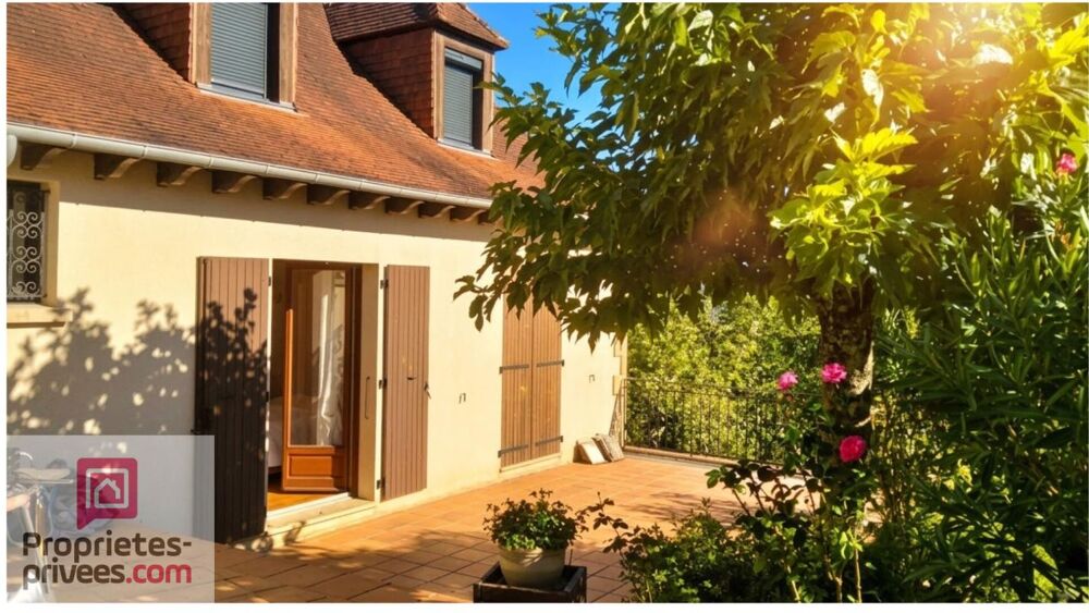 Vente Maison Cosnac. Spacieuse maison familiale de 230 M2 avec piscine et sous sol semi-entéré Cosnac