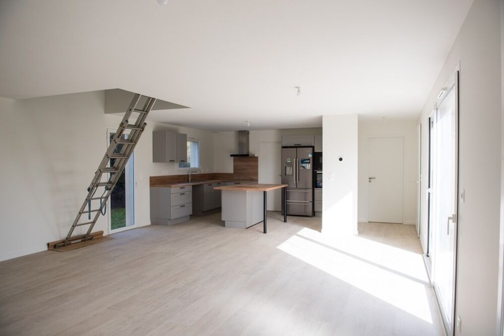 GENAY (69) à vendre Maison individuelle 2025 de 128 m², 4 chambres dont Suite parentale RDC, garage et Terrain plat