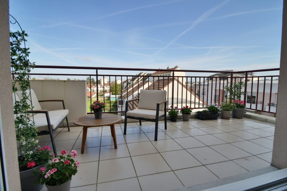 Vente Appartement Appartement à vendre DIJON (21) Appartement T2 de 45,34 m² avec terrasse, garage fermé, parking privatif et cave Dijon