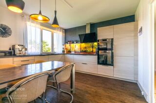  Maison  vendre 8 pices 200 m