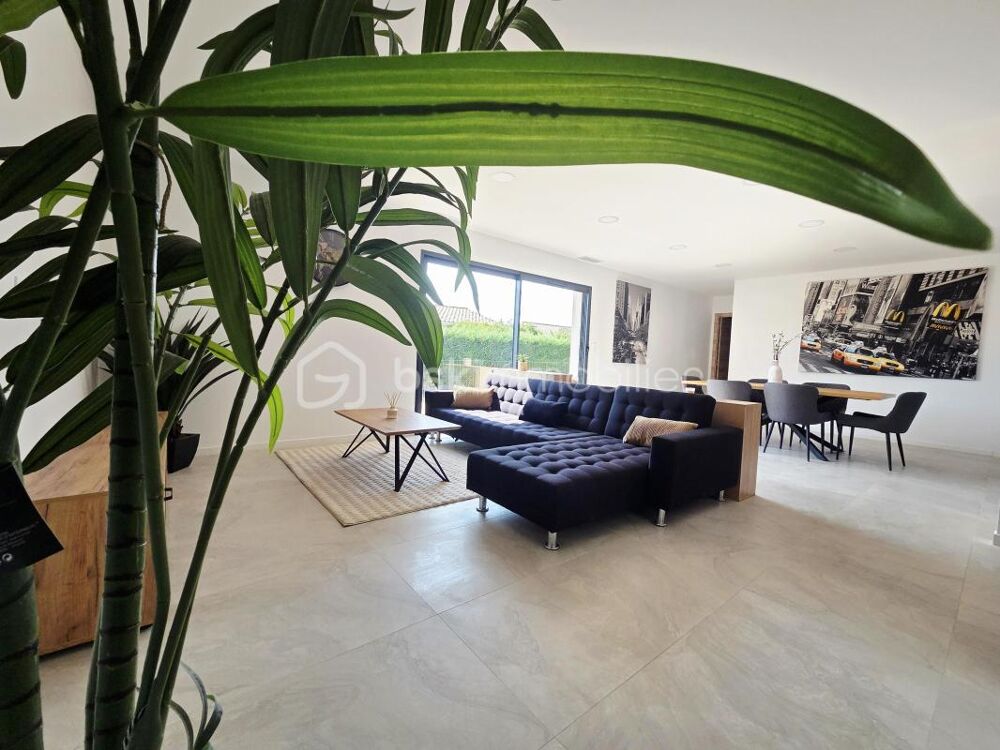 Vente Maison T5 contemporaine plain pied Lavit Lavit