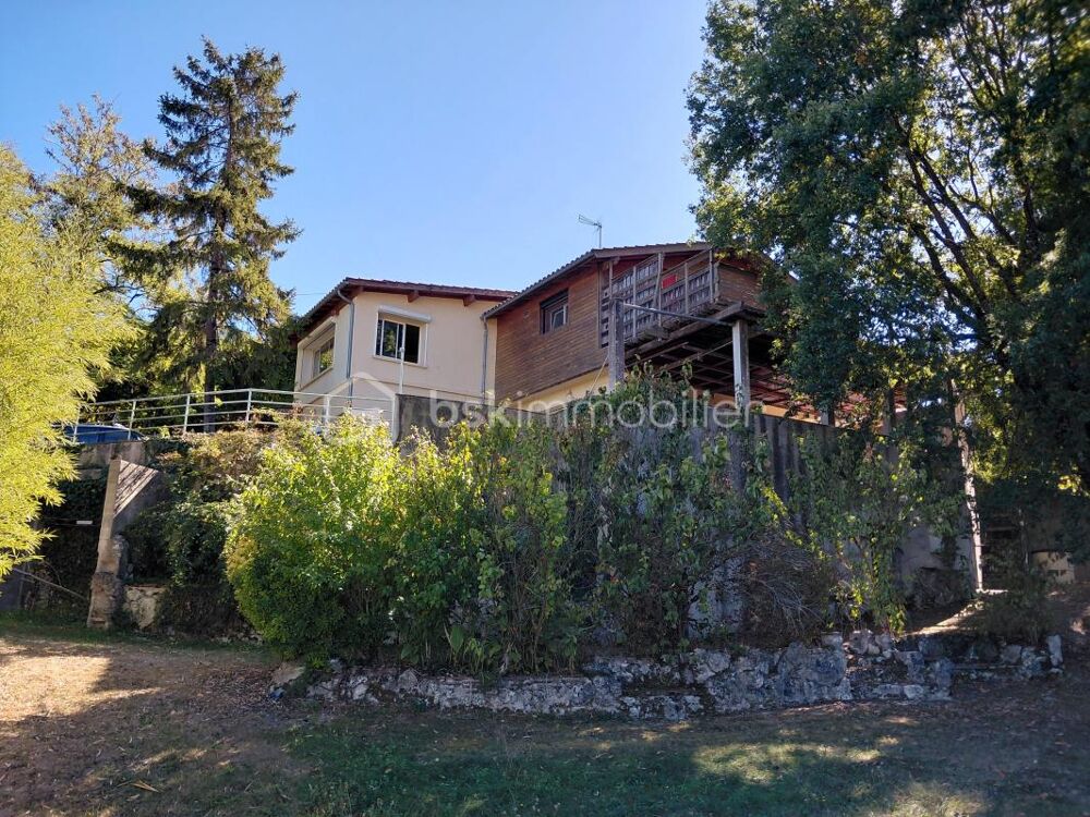 Maison de plus de 130 m² sur 6 092 m² de terrain  dépendance, garages et vérandas