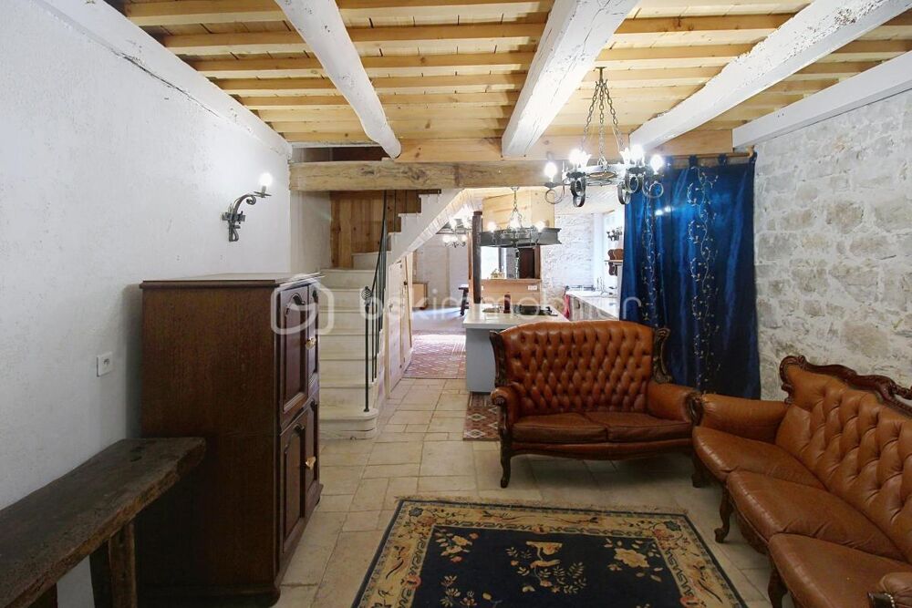 Vente Maison Sud Aveyron grande maison de village 1 hectare de terrain Nant