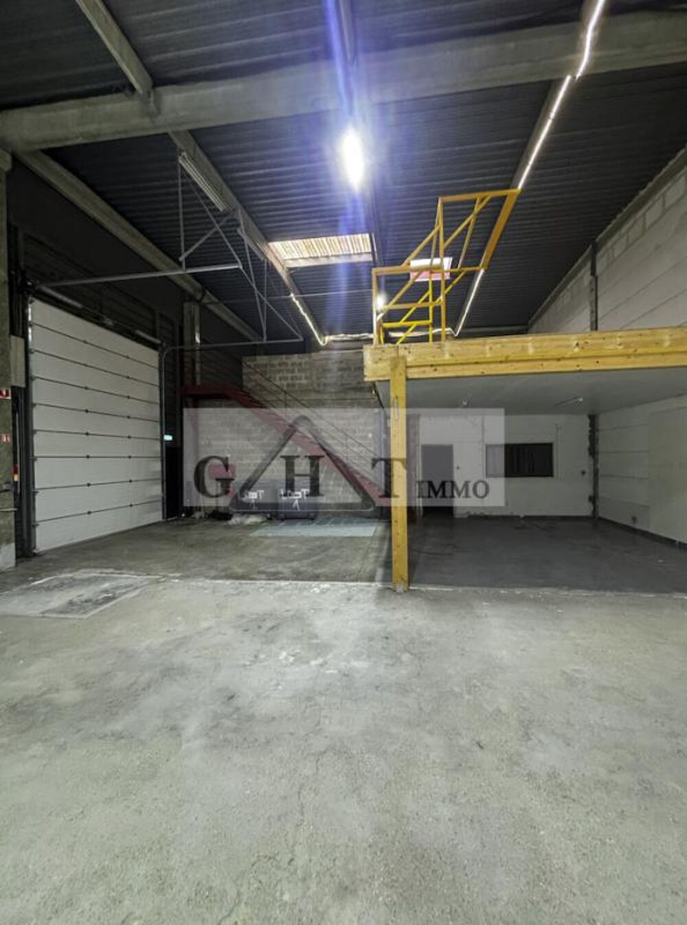   ENTREPÔT  BUREAUX À VENDRE À VILLENEUVE-LA-GARENNE Villeneuve la garenne