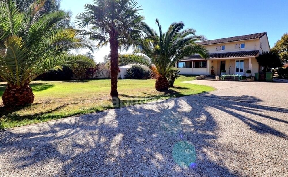 Maison 7 pièces 222 m² · à Ambares Et Lagrave · 222 m² · 595 000 €