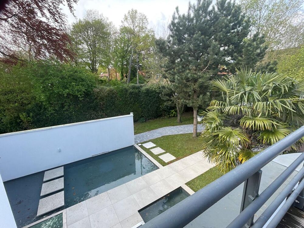 � vendre  Propri�t�/ch�teau Croix (59170)