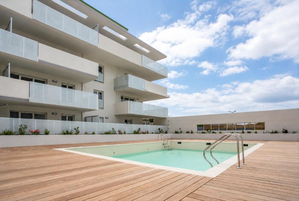 T2 avec balcon et parking au LAVANDOU