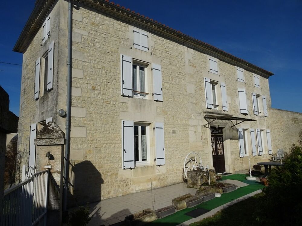 Vente Maison Maison à vendre 8 pièces HIERSAC (16) Hiersac