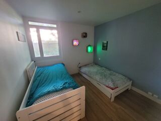  Appartement à louer 4 pièces 77 m²
