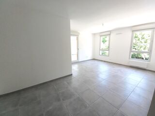  Appartement à louer 3 pièces 60 m²