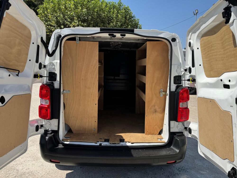 Jumpy Fourgon Driver M 2.0 BlueHDi 120CV BVM6 2019 occasion 84300 Cavaillon