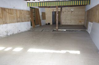   Immeuble en pierre  à vendre VIC FEZENSAC (32)  avec local commercial  et logement à aménager Vic fezensac