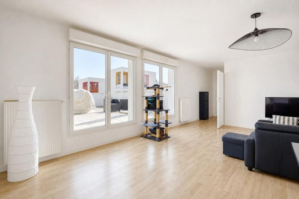 Vente Duplex/Triplex Duplex lumineux 4 pièces à Stains avec extérieurs Stains