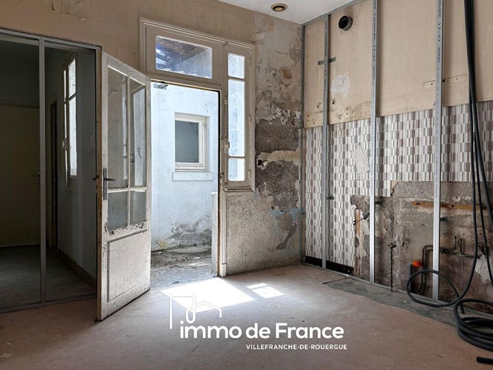 Villefranche De Rouergue, maison à terminer d'aménager, T3 de 60 m² sur 2 garages