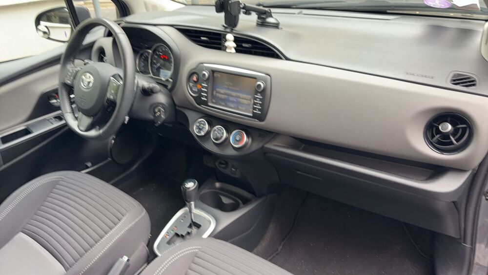 Yaris III 1.5 VVT 111 CVT France Business 2019 occasion 95800 Cergy