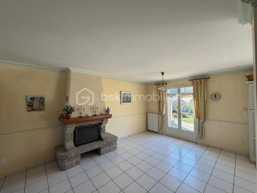 Maison de 82m2 + véranda de 45m2 à aménager (raccords déjà effectués)