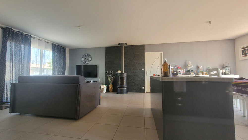 Vente Maison A vendre, sur l'axe La Rochelle / Niort, maison de plain pied de 122 m2 sur un terrain de 622 m2 Benon