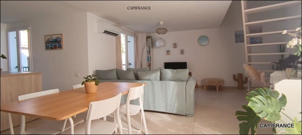 Vente Duplex/Triplex A ST CYR SUR MER (83) Superbe duplex rénové de type 3 de 74 m² en centre ville, au 2ème étage Saint cyr sur mer