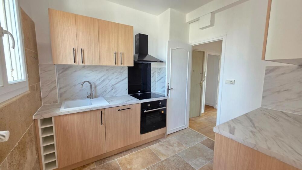 Vente Appartement APPARTEMENT DE TYPE 3  79 M² ,  RENOVE AVEC GOUT AU 6 EME ETAGE ET AVEC ASCENSEUR - Limoges