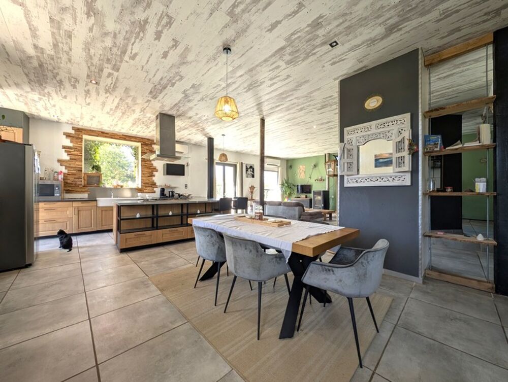 Villerest  Maison 277 m² 5 ch, piscine, sans vis-à-vis