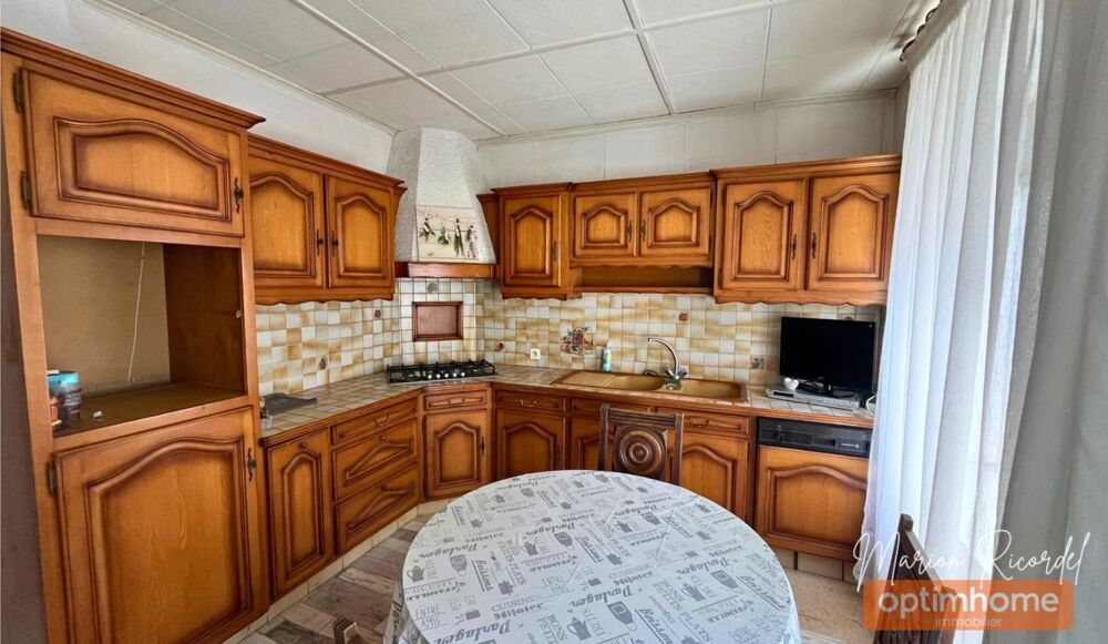 Scaër (29390)  Maison ancienne de 224 m² avec garage indépendant et terrain de 483 m²