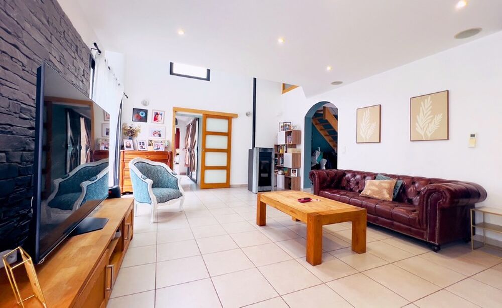 À seulement 10 min de Fronton et de Bressols - Maison Contemporaine de 153 m² - 4 chambres + bureau (5e chambre) - Piscine et te