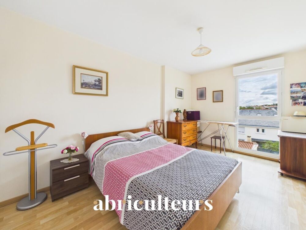 Appartement traversant avec balcon en vente proche du bourg de Saint Sébastien /Loire, (44230)