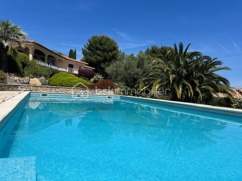 Vente Villa Villa de prestige de 240m² - 5 chambres avec piscine et Pool House - OLLIOULES Ollioules