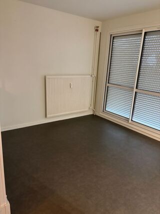  Appartement à louer 2 pièces 33 m²