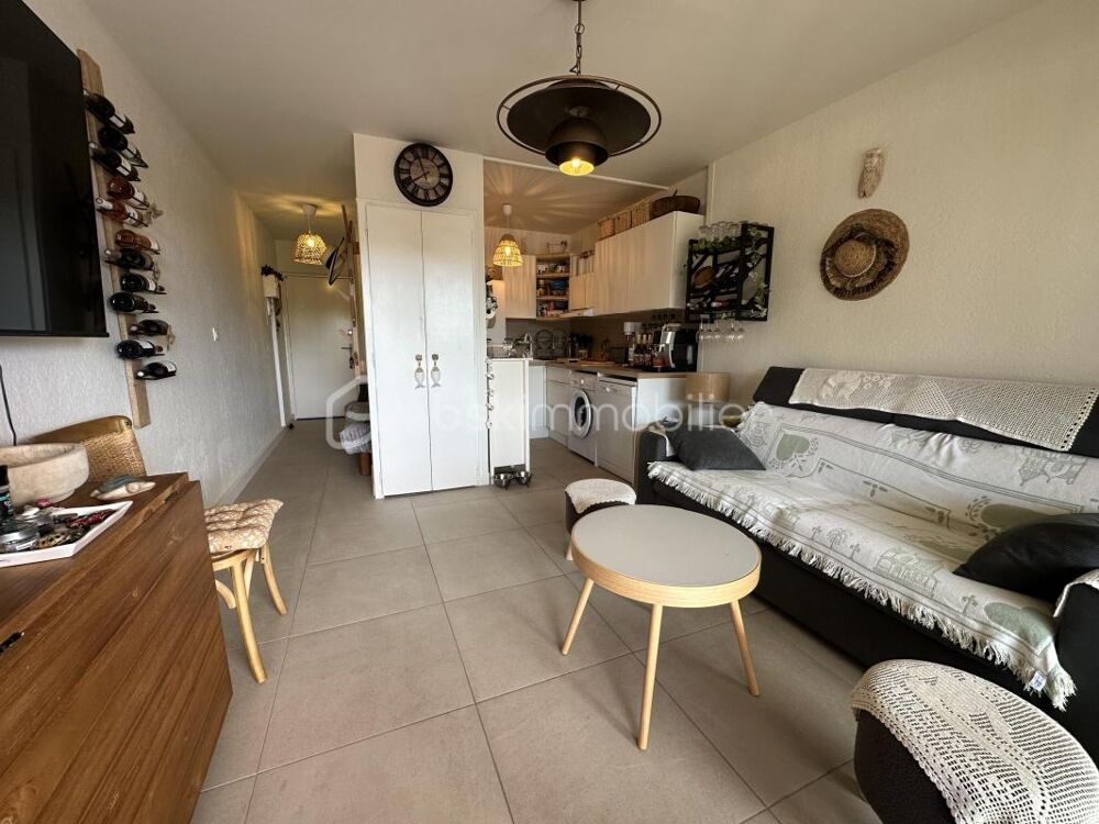 Élegant studio cabine avec terrasse et parking à quelques enjambées de la plage