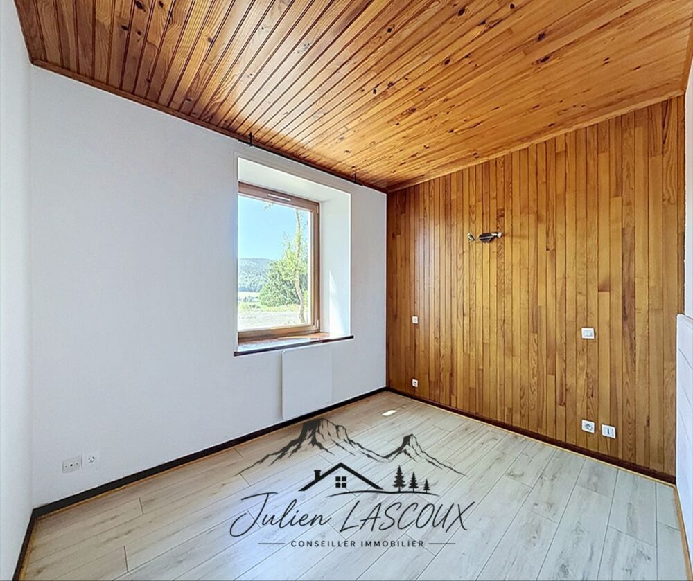 Appartement de Charme avec Terrasse à LANS EN VERCORS