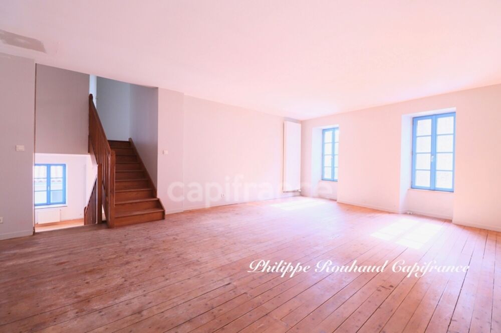 Ensemble Immobilier d'Exception : Commerce et Locatif au Coeur d'une Cité de Caractère (220 m²)