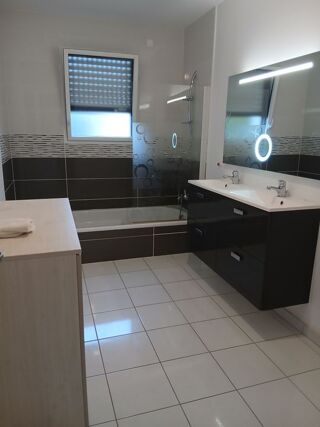  Maison à louer 6 pièces 153 m²