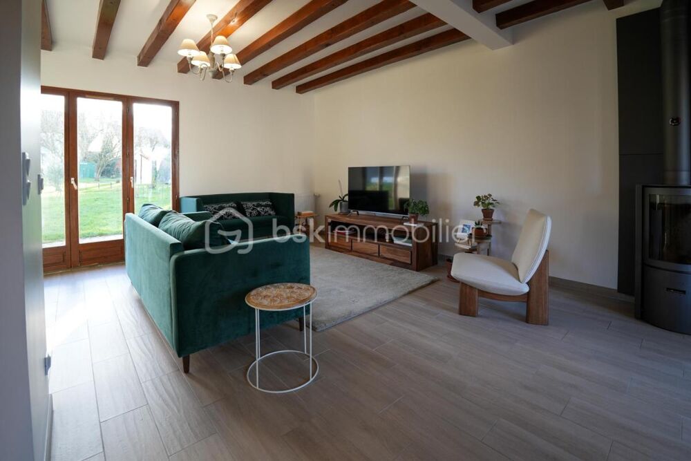 ? MAISON COUP DE COEUR ENTIÈREMENT RÉNOVÉE  153 m²  TERRAIN 1 100 m²  AUCUN TRAVAUX