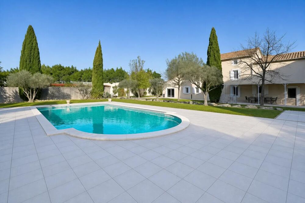 Mas rénové 11 pièces avec piscine à Monteux