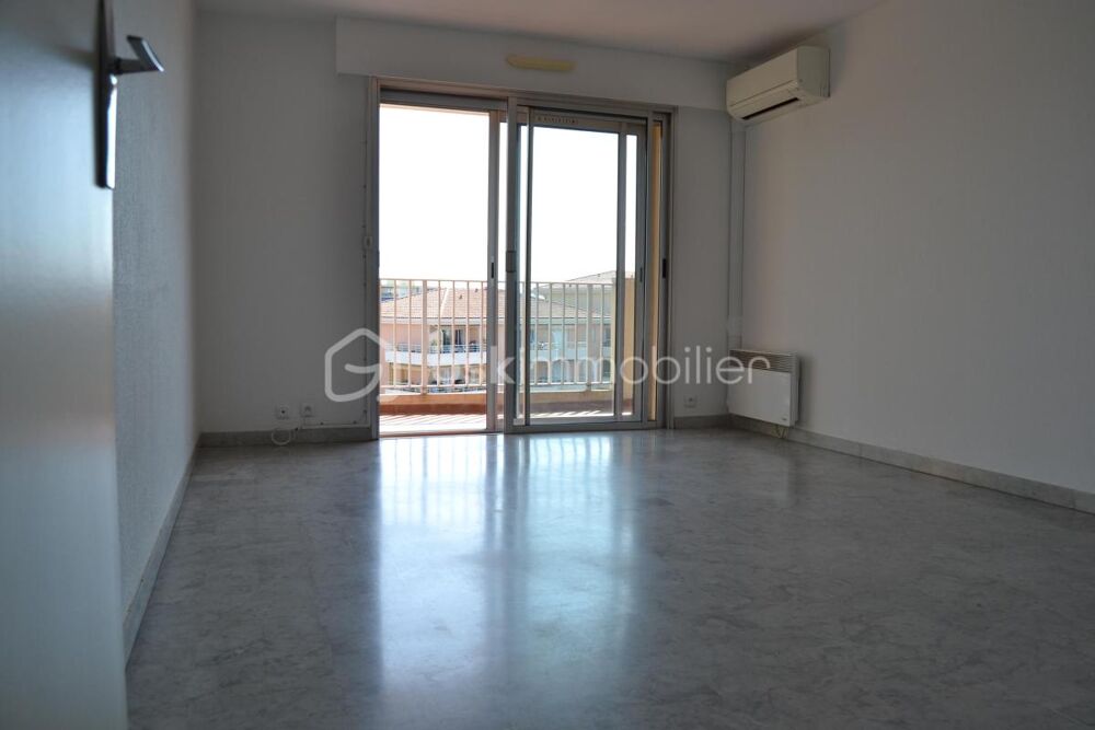 Appartement T2 de 45 m2 avec terrasse, parking et cellier, quartier Horts Sables à Fréjus