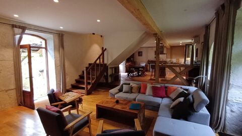   Propriete  vendre 6 pices Proche de PLAZAC 12ha Maison - 6 pice(s) - 151 m