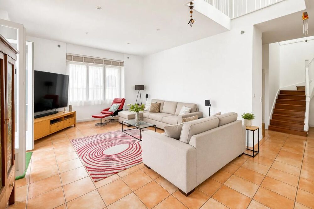 Maison rénovée de 180 m² piscine et toit terrasse à Mussidan