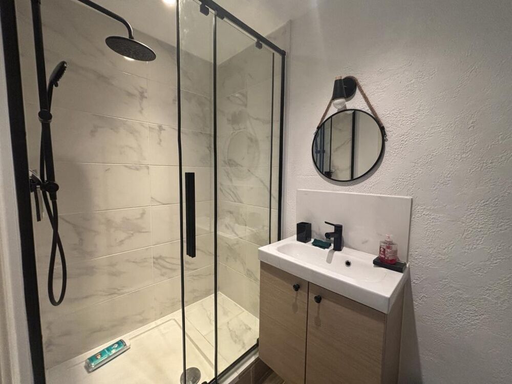 Location Appartement Studio meublé avec terrasse et climatisation – Proximité Faculté de Médecine Marseille 5