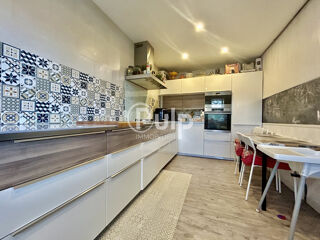  Maison � vendre 12 pi�ces 185 m�