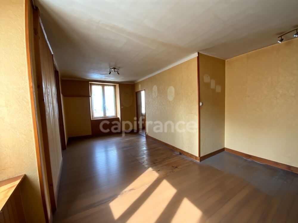 Vente Immeuble Proche de NOIRETABLE  (42) IMMEUBLE avec 4 logements de 217 M2 (42 ) avec garage et  une remise de 98 M2 Vetre sur anzon
