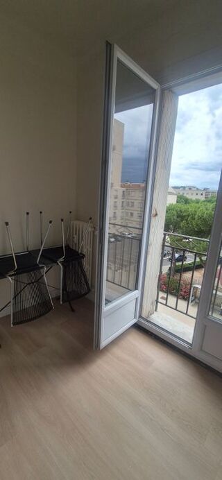  Appartement à louer 1 pièce 31 m² Nimes