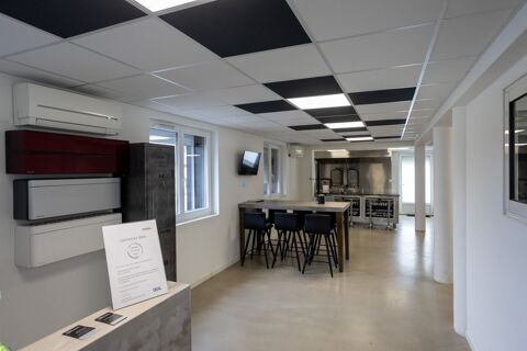   Local/bureau  vendre PARAY LE MONIAL (71) 230 m2 environ avec 8 bureaux 
