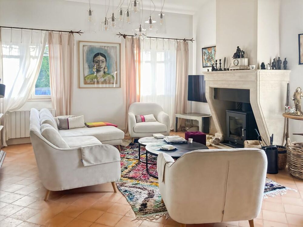 Maison familiale ou mixte habitation/activité pro dans un cadre enchanteur