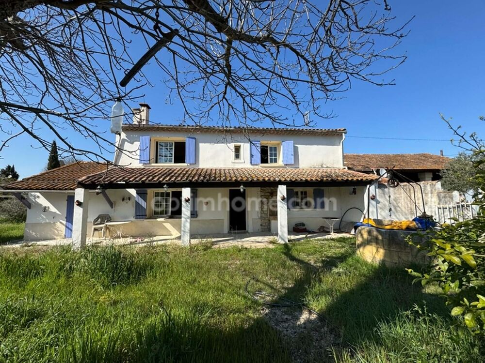 Maison 8 pièces + dépendances à Saint Etienne du Grès proche Saint Rémy de Provence
