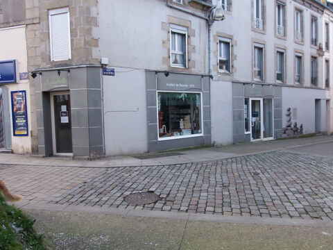 Dpt Finistère (29), à vendre DOUARNENEZ murs d'un Local commercial de 175m2 rue du centre 199250 29100 Douarnenez