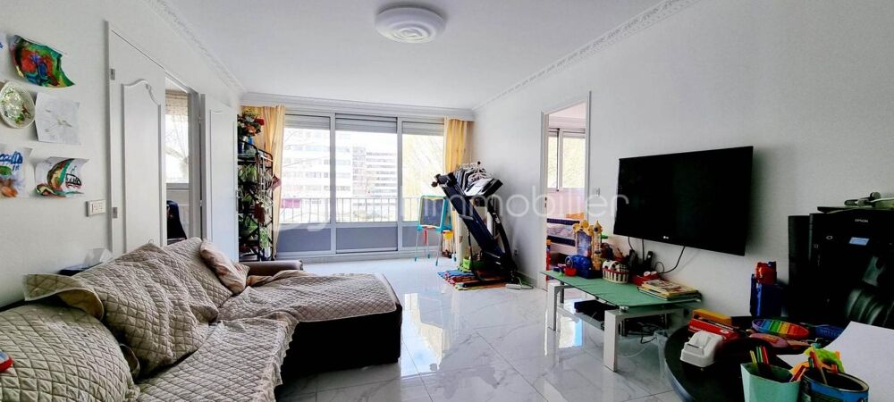 Vente Appartement Aux portes du centre ville, appartement compos� de 3 chambres avec ascenseur, cave et place de parking s�curis�e en sous-sol Amiens