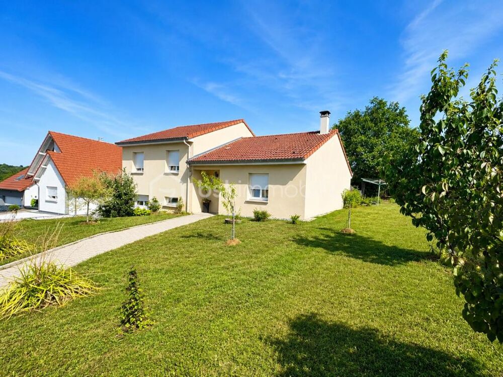 Un cadre de vie paisible pour une maison pensée pour la famille